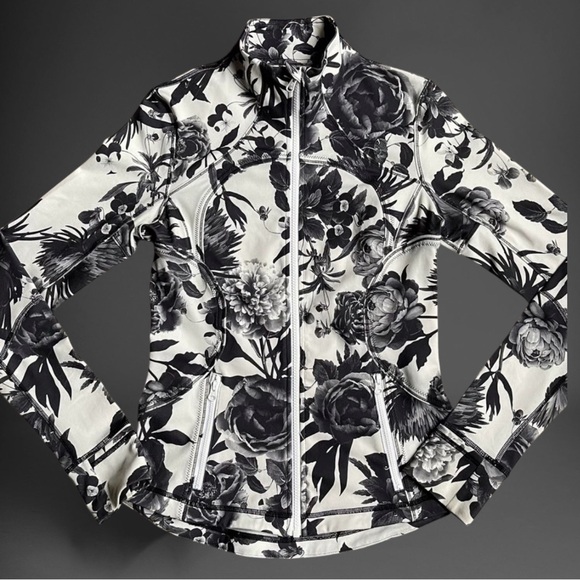 Lululemon Rare Floral Jacket & Crop Leggings Set Black White Size 6 Athleisure - Picture 2 of 12